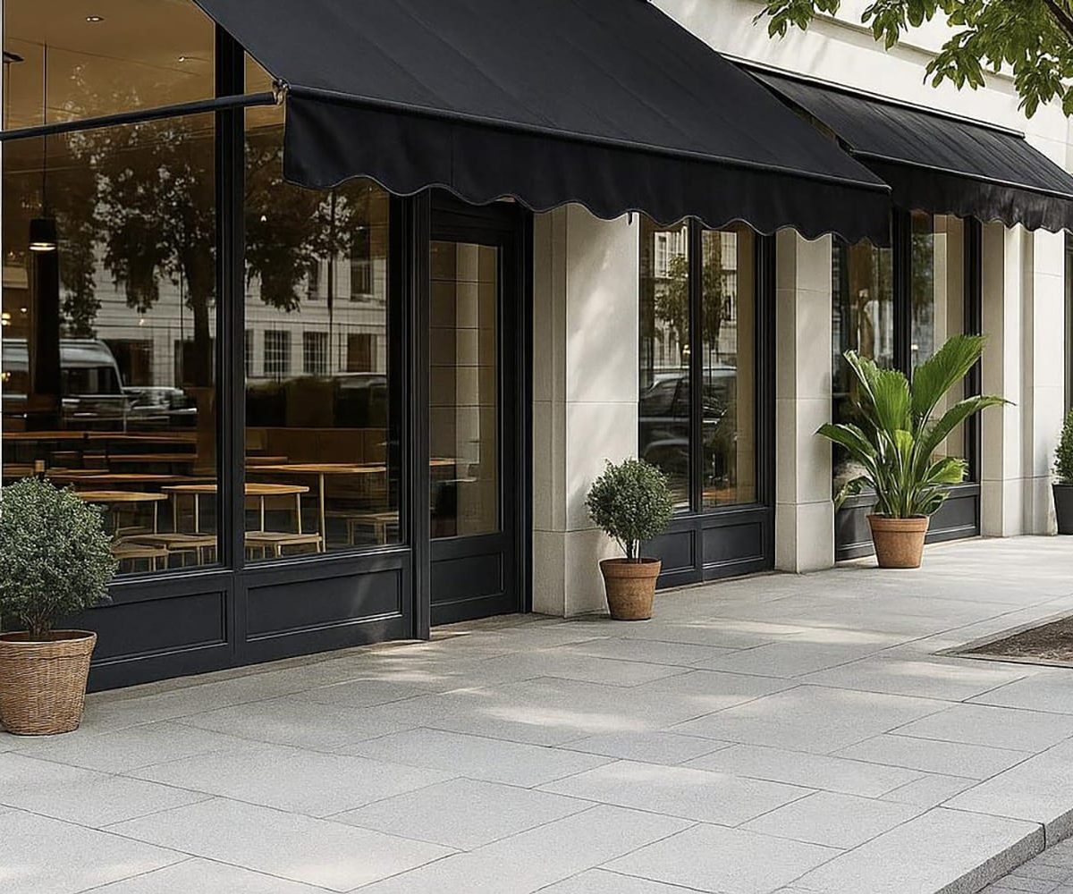 Aura Traditional awning view 4